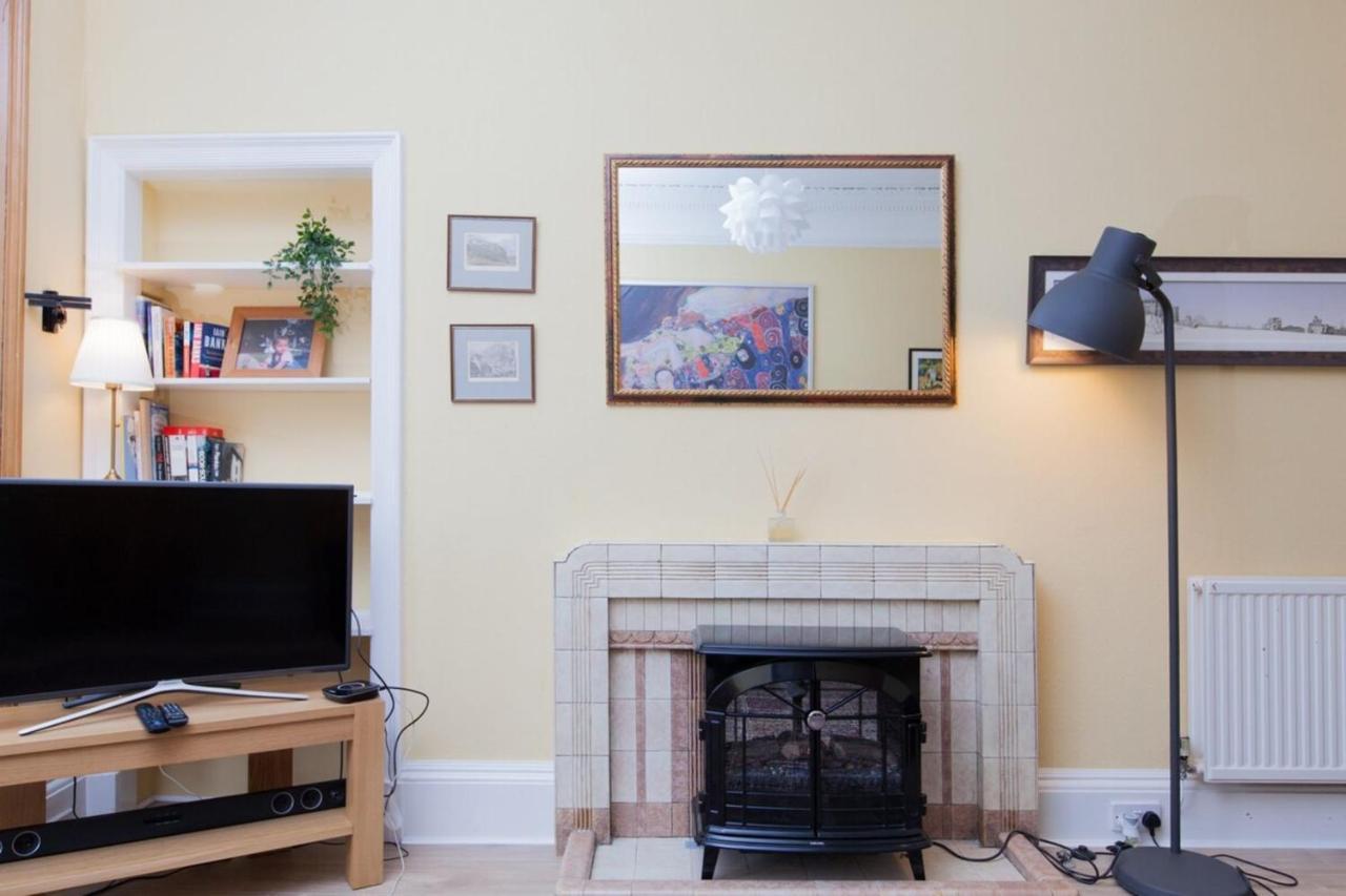Elegant Traditional Edinburgh City Centre Flat Exterior foto